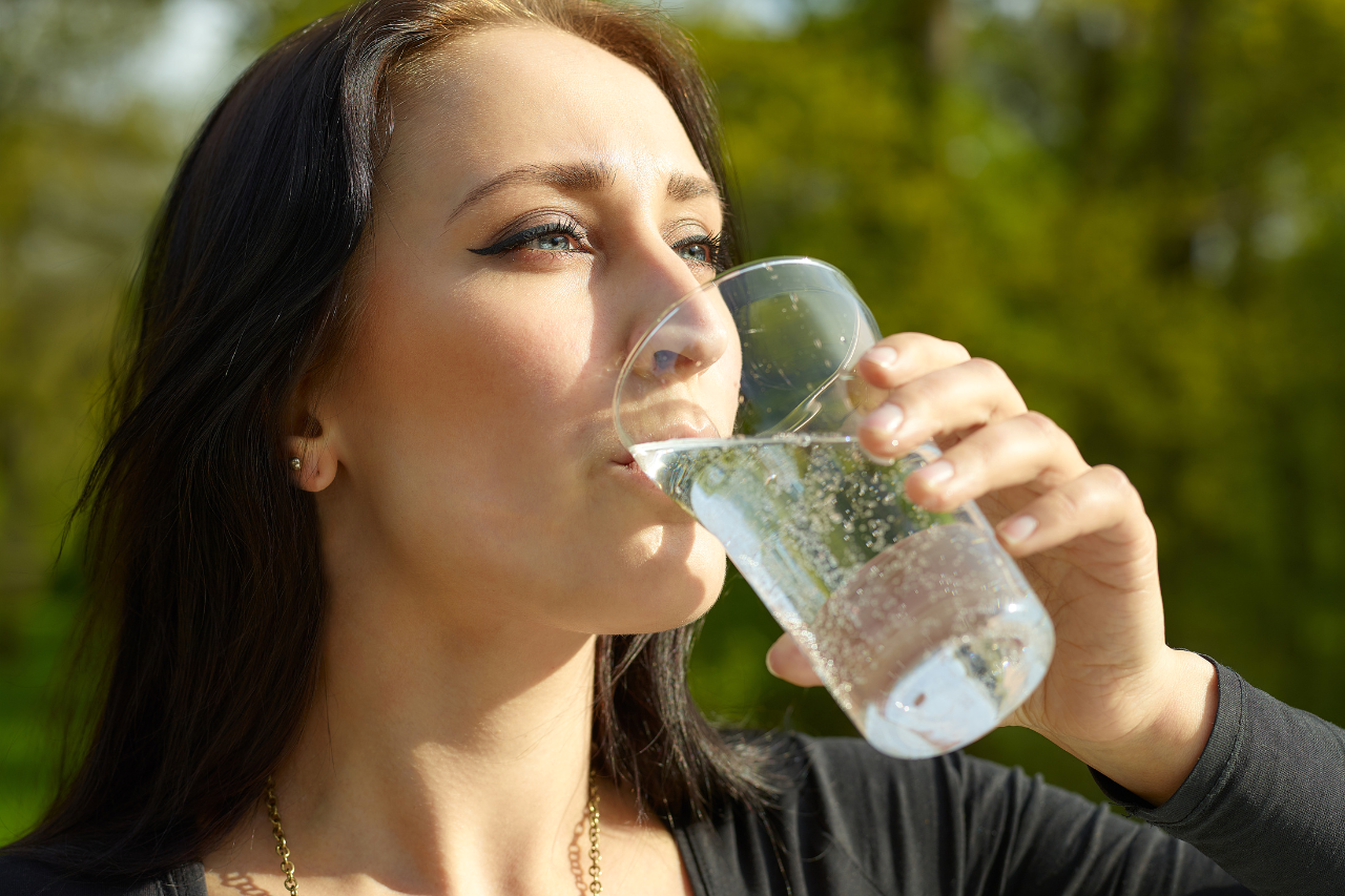 l-acqua-frizzante-fa-male-pro-e-contro-del-consumo-di-acqua-frizzante